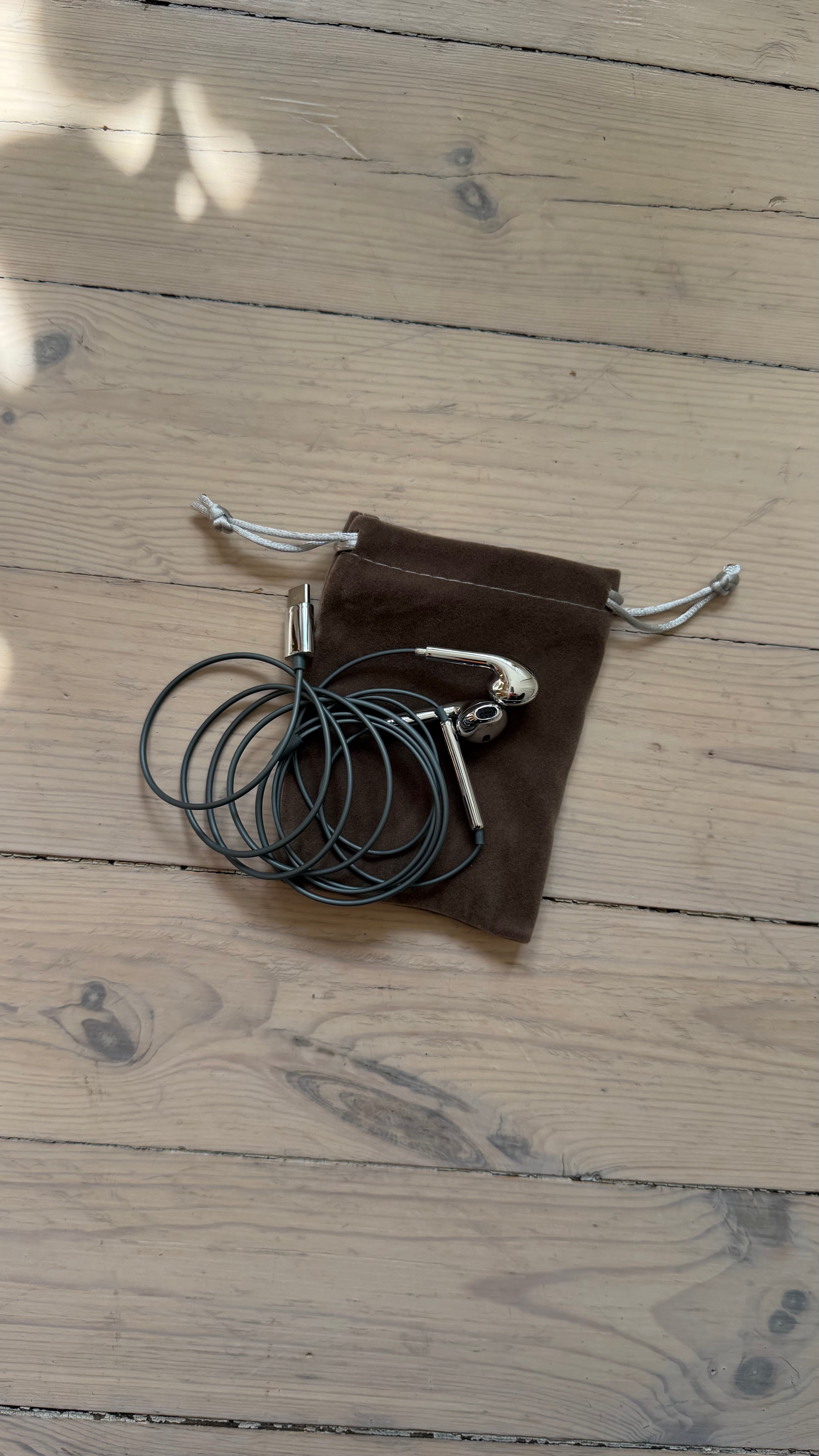 WIRED CHROME EARBUDS (same day shipping)